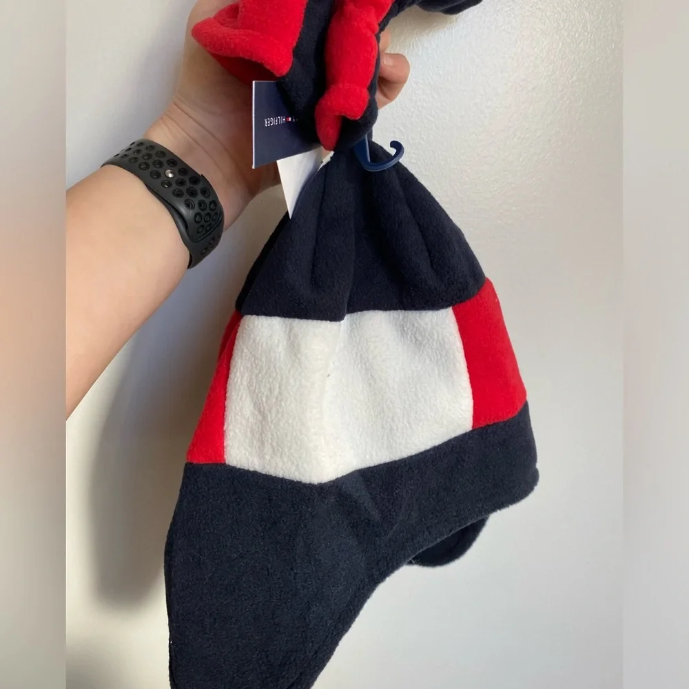 Tommy Hilfiger Hat & Mitten set